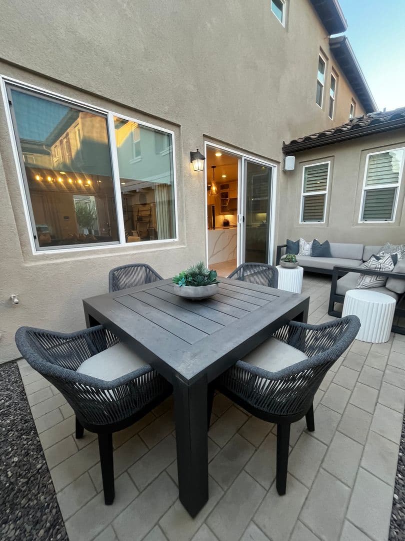 Temecula House: 32522 Brunello Way