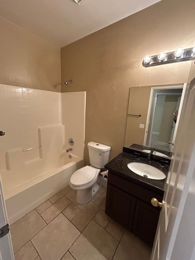 Temecula House: 45169 Tioga St