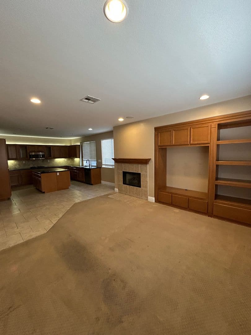 Temecula House: 45169 Tioga St