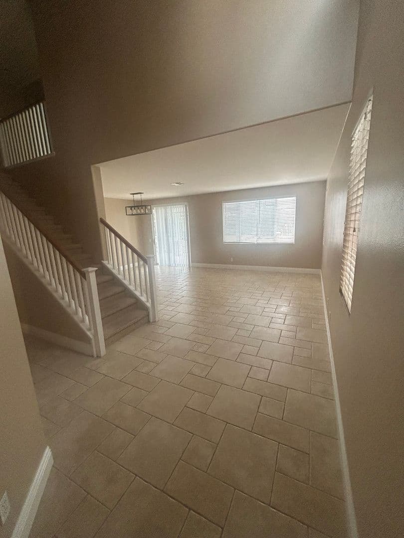 Temecula House: 45169 Tioga St