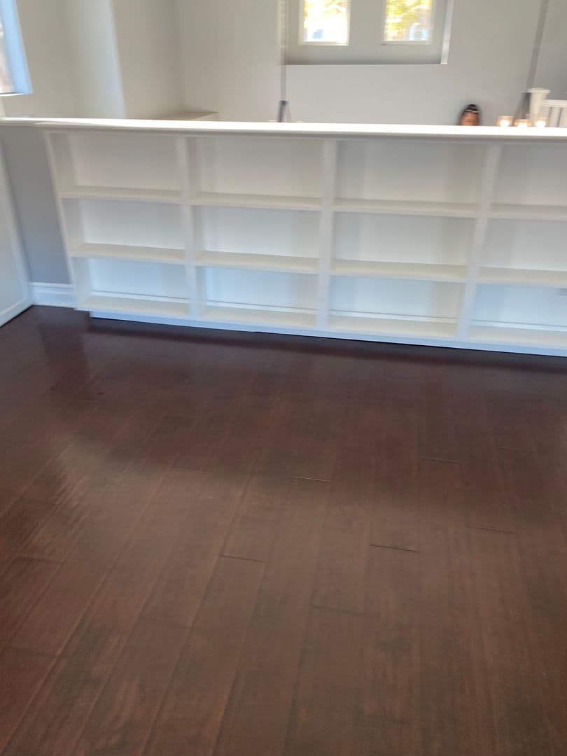 Corona House: 823 Viewpointe Ln