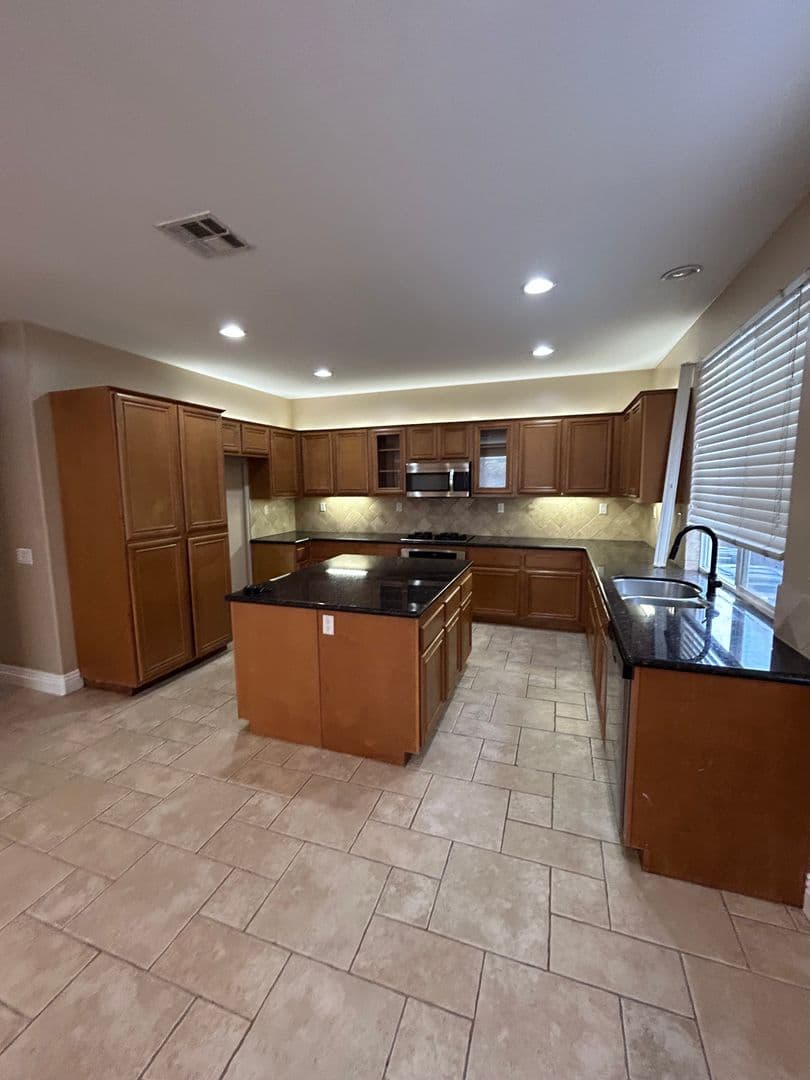 Temecula House: 45169 Tioga St