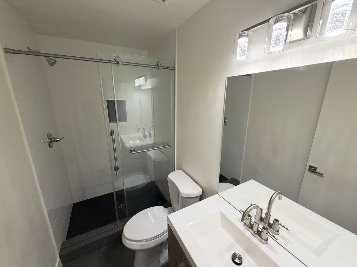Santa Monica Apartment: 1008 17th Street