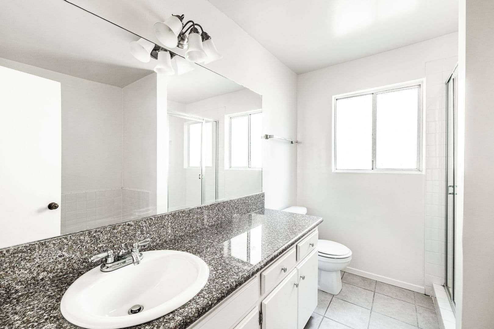Santa Monica Apartment: 1008 17th Street