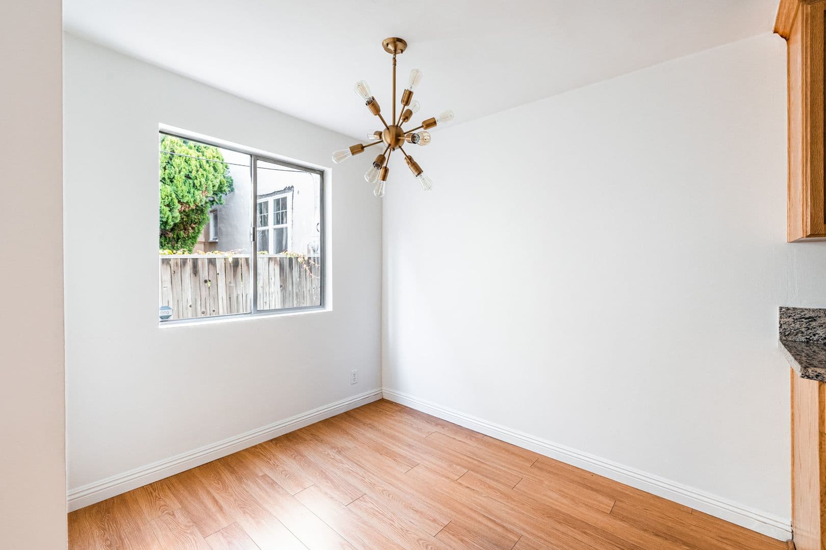 Santa Monica Apartment: 1008 17th Street