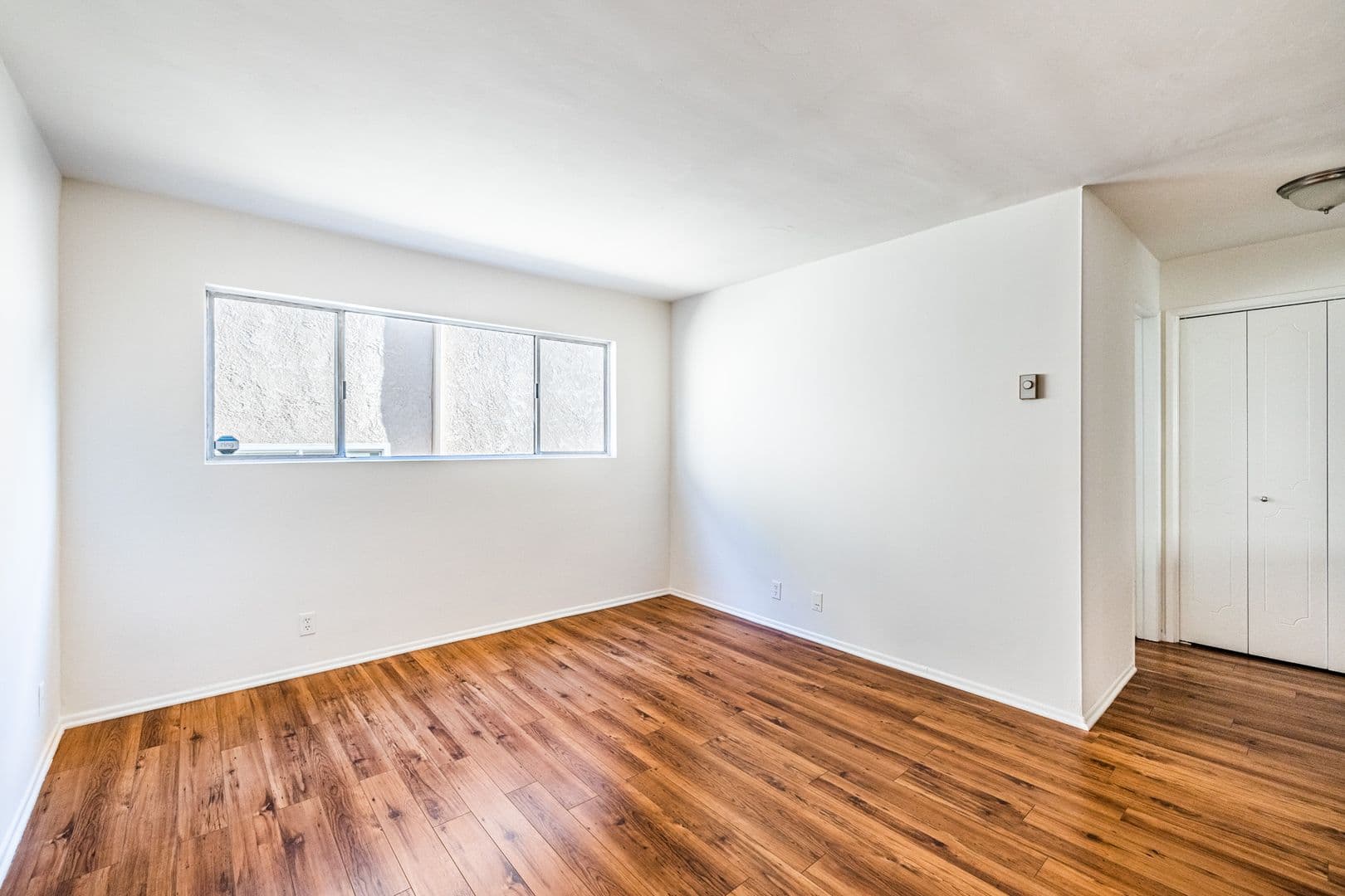 Santa Monica Apartment: 1008 17th Street
