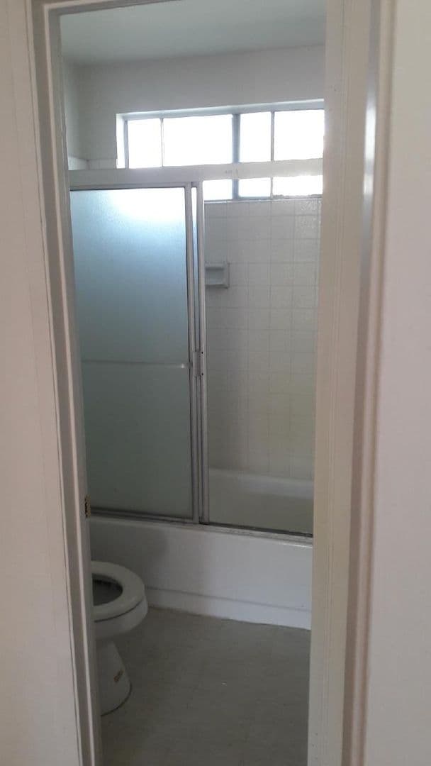 Van Nuys Apartment: 14333 Friar Street