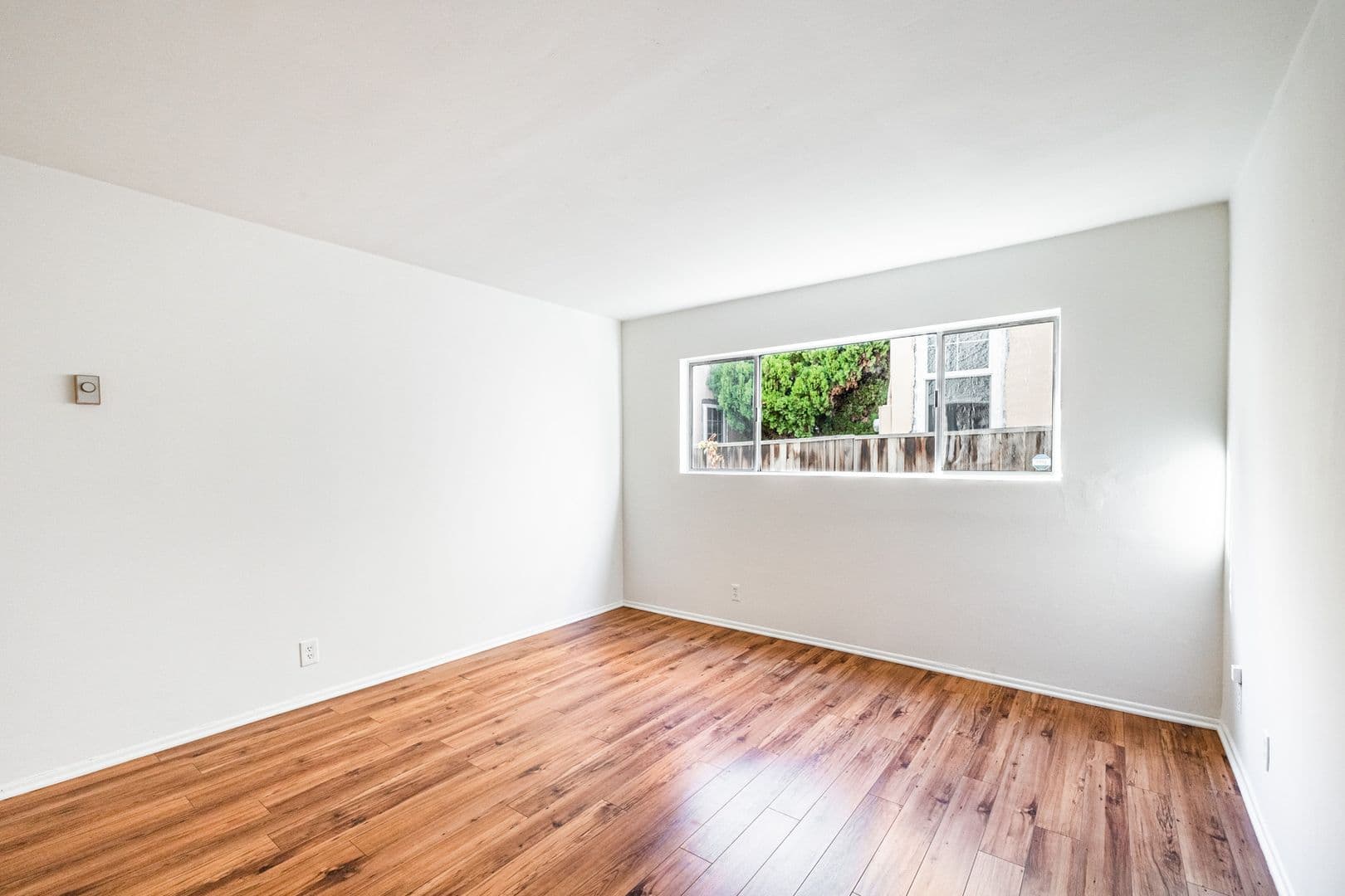 Santa Monica Apartment: 1008 17th Street