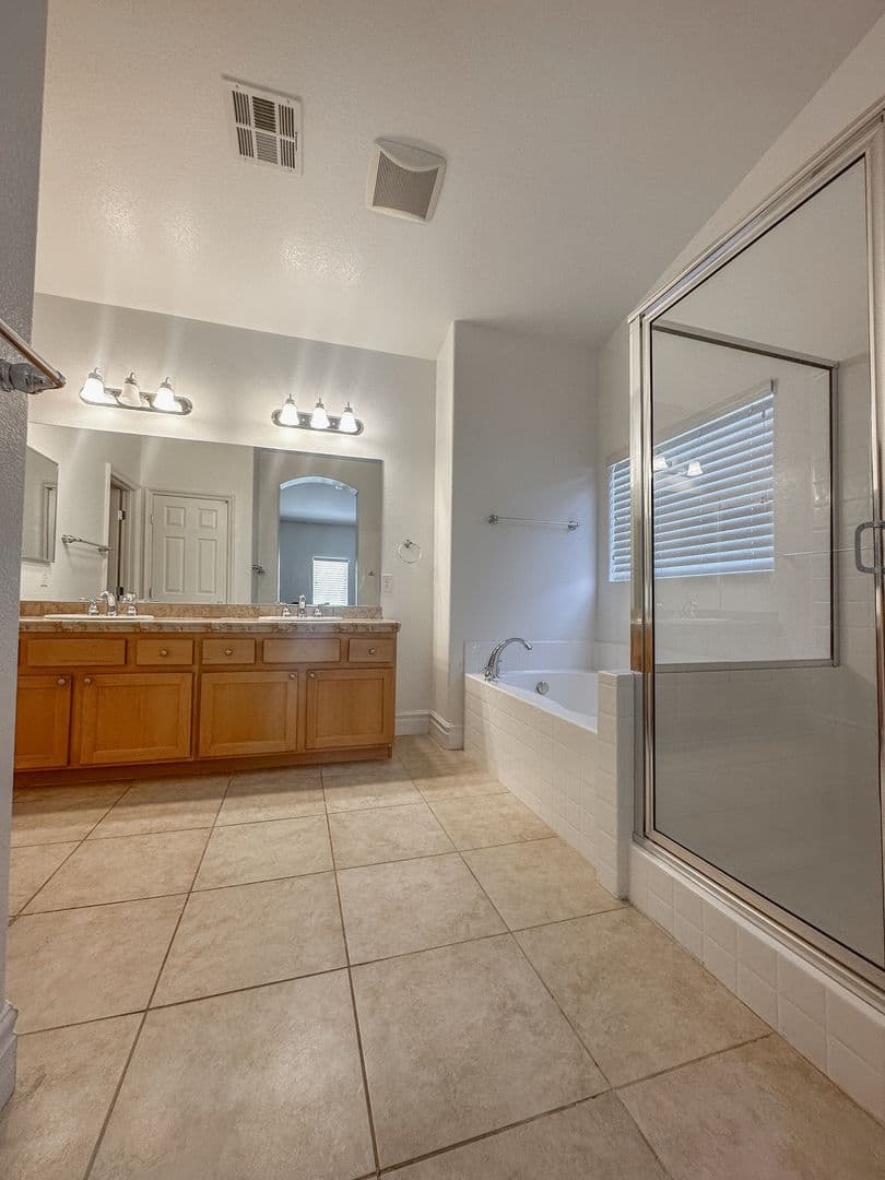 Las Vegas House: 282 Caddy Bag Ct