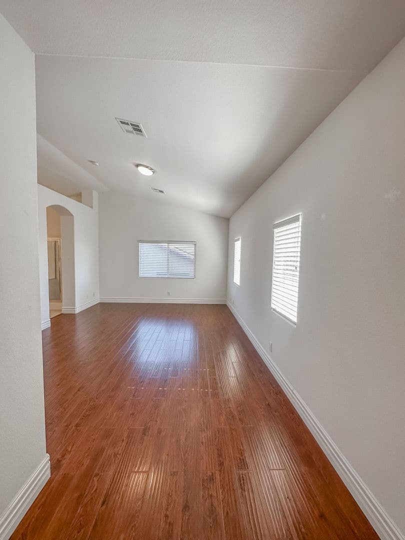 Las Vegas House: 282 Caddy Bag Ct