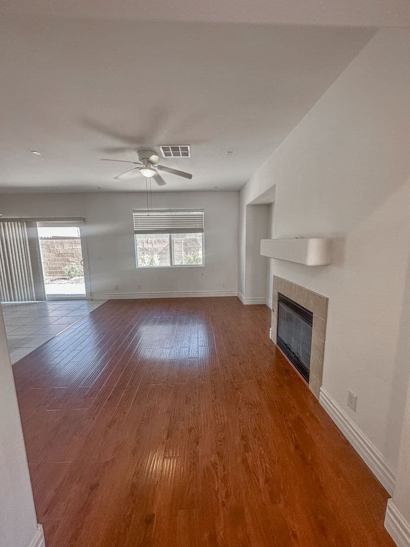 Las Vegas House: 282 Caddy Bag Ct