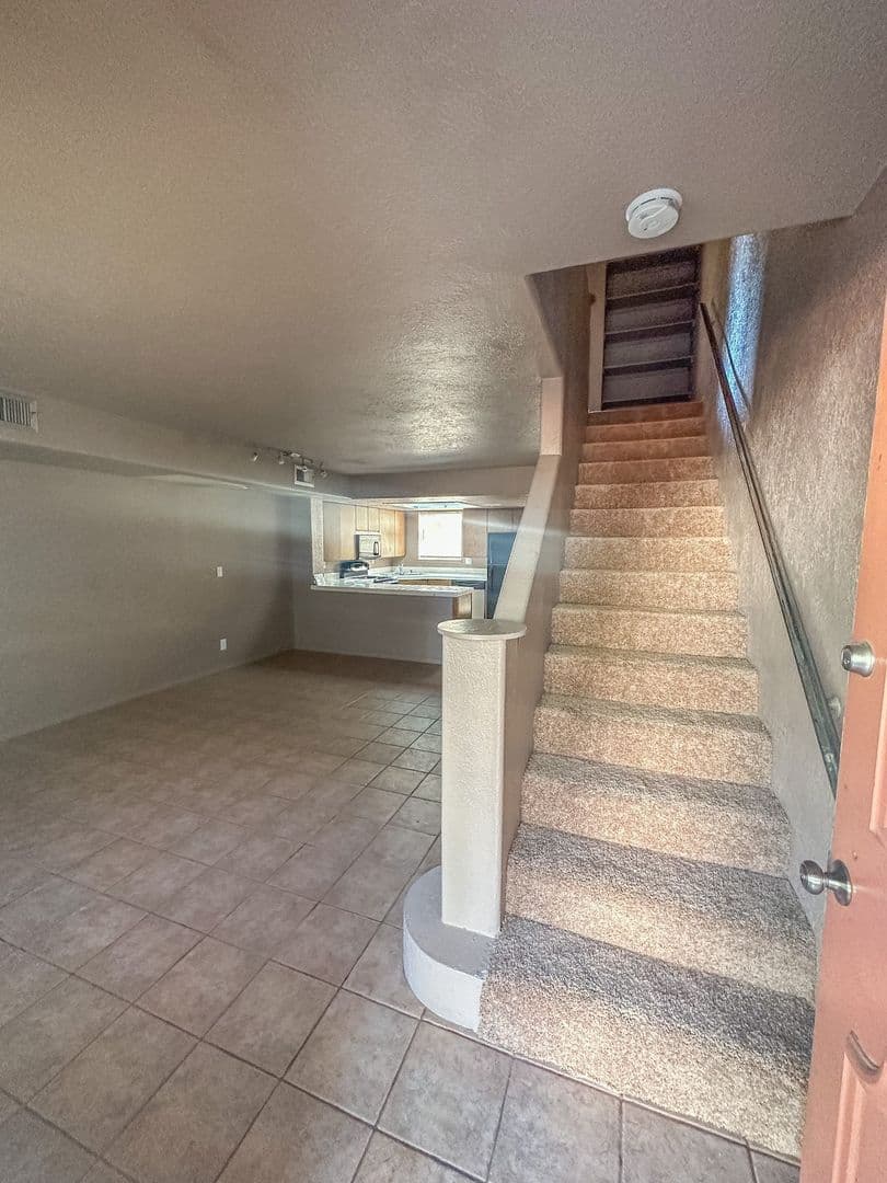 Las Vegas Townhome: 423 Las Casitas Way