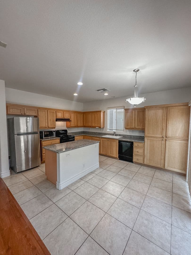 Las Vegas House: 282 Caddy Bag Ct