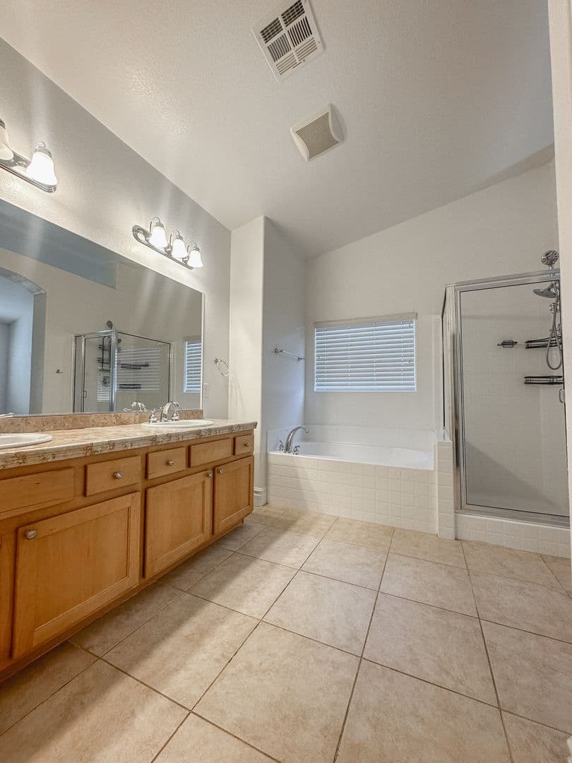 Las Vegas House: 282 Caddy Bag Ct