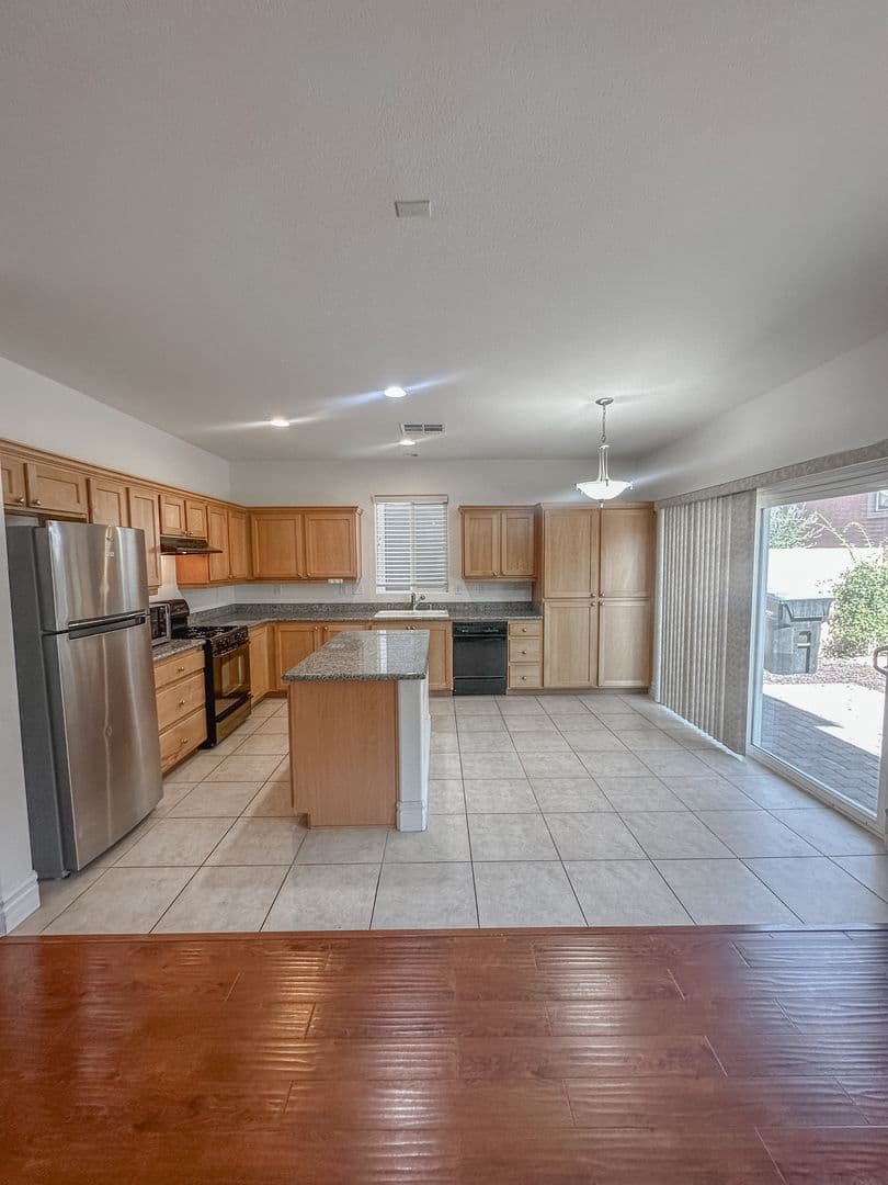 Las Vegas House: 282 Caddy Bag Ct