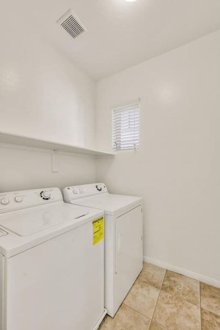Henderson House: 614 Taliput Palm Pl