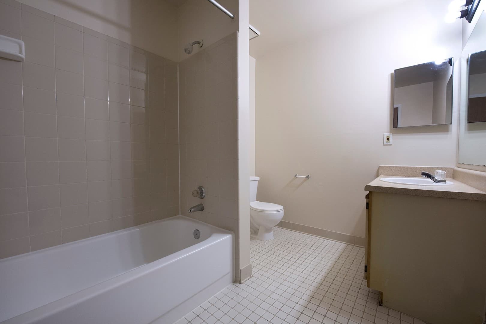 Westland Apartment: 7280 Wilderness Park Dr.