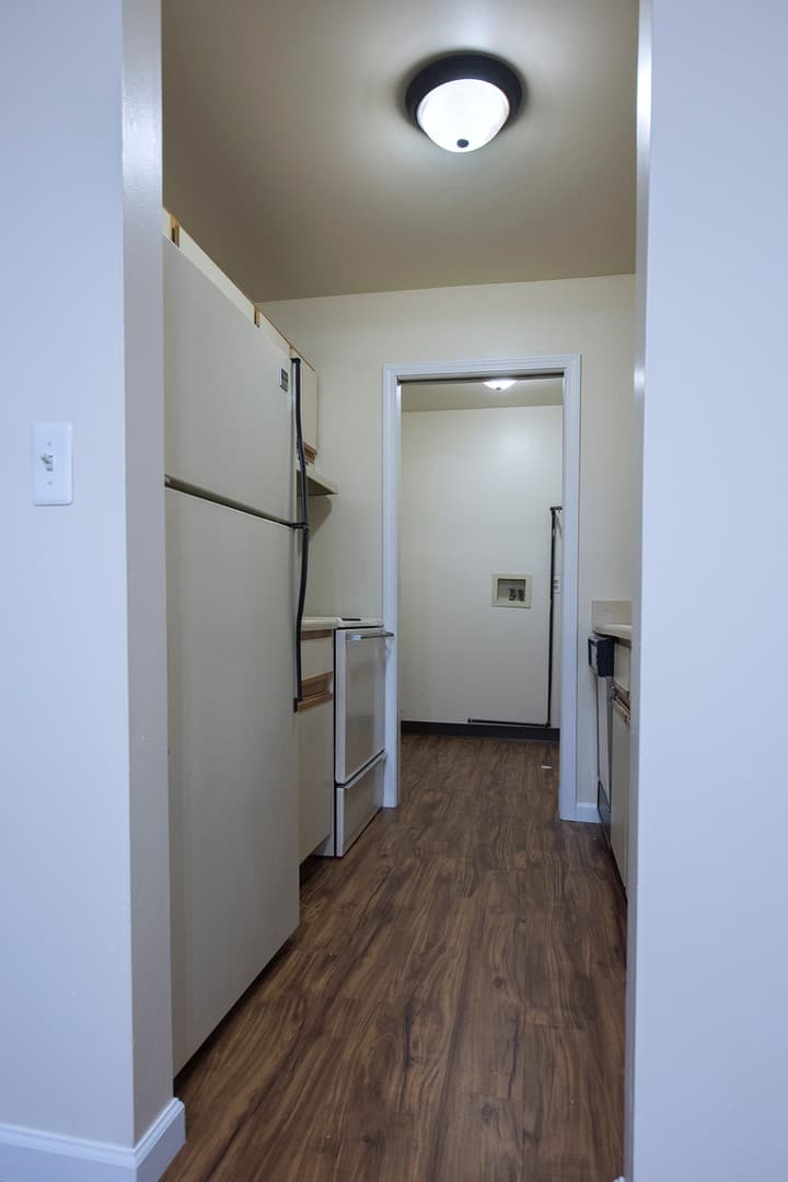 Westland Apartment: 7280 Wilderness Park Dr.