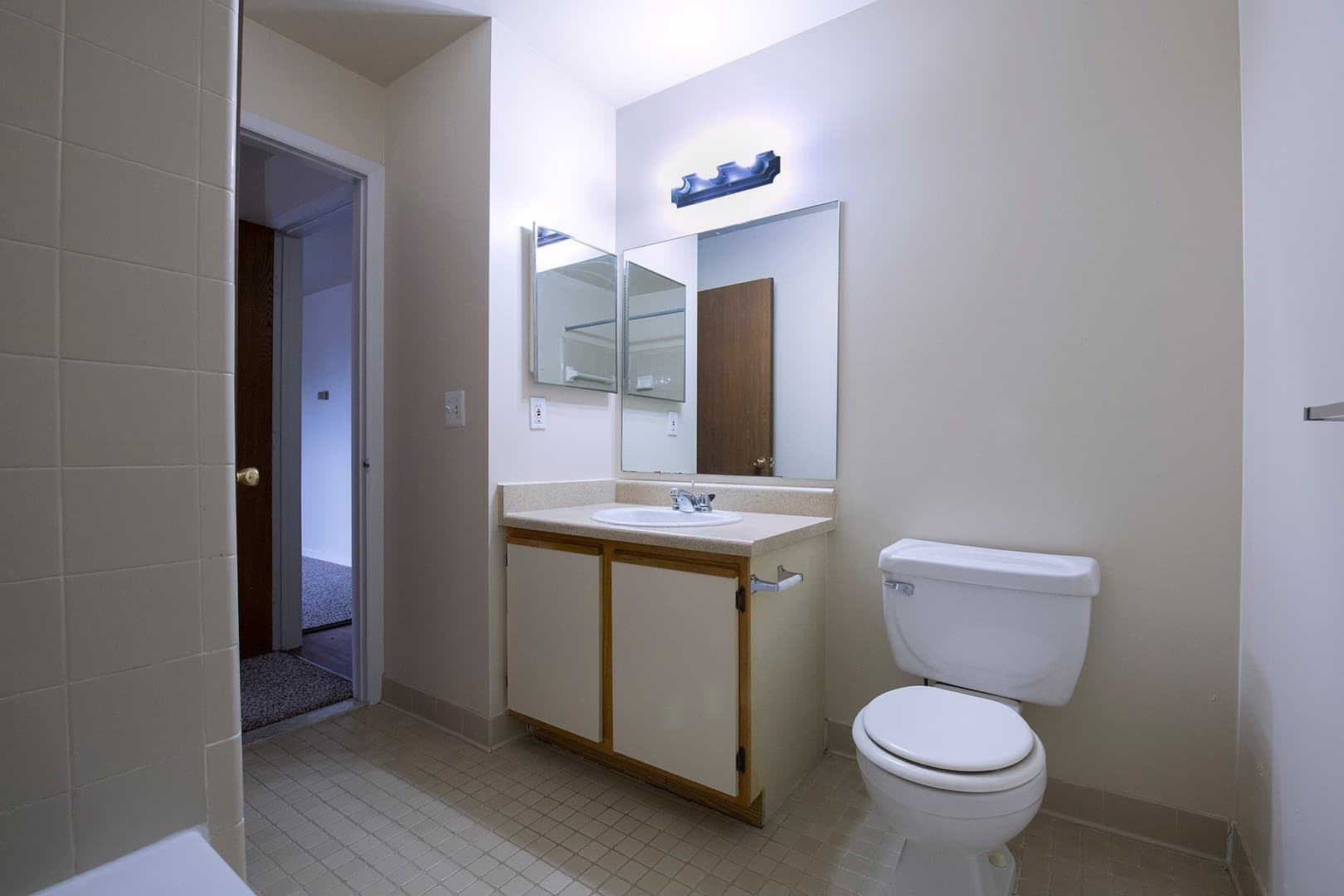 Westland Apartment: 7280 Wilderness Park Dr.