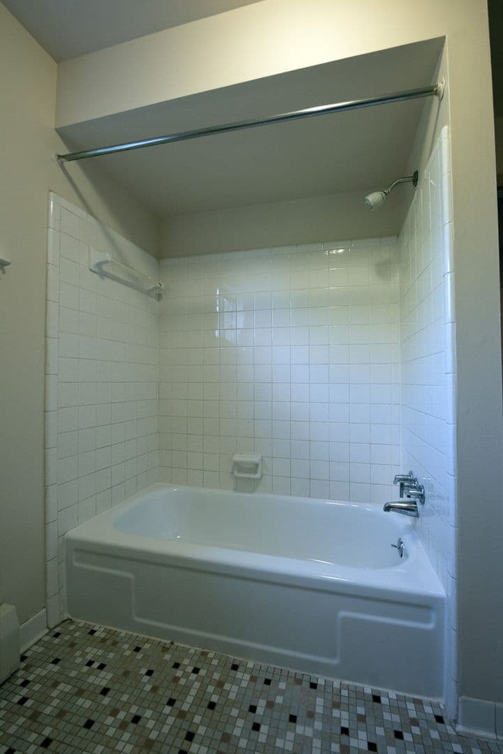 Garden City Apartment: 6440 Venoy Rd