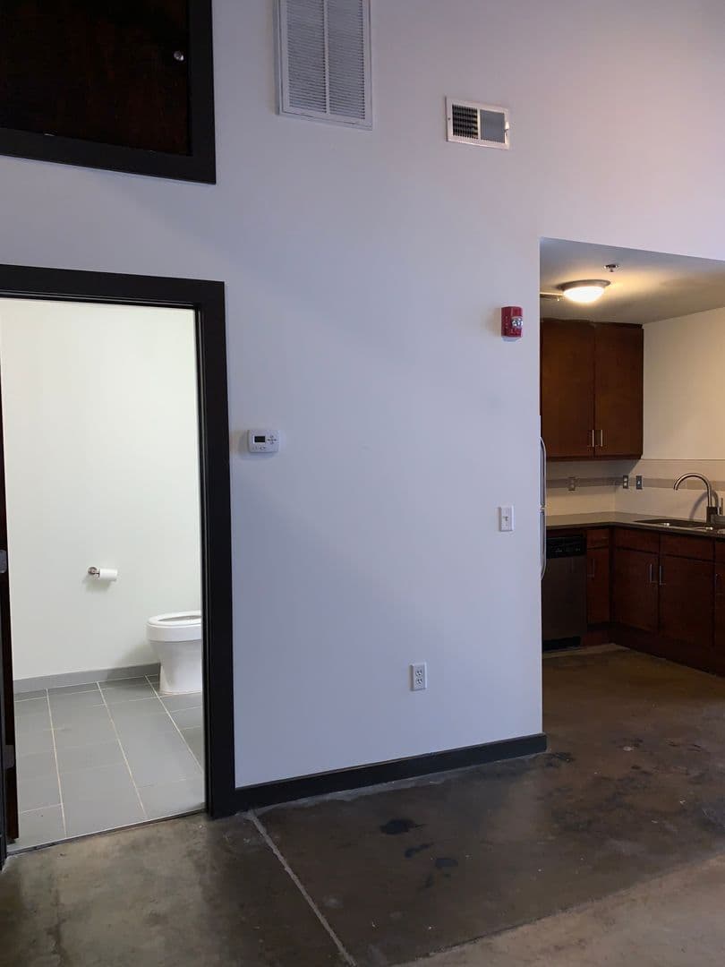 Richmond Apartment: 703 N Harrison St./410 Hancock St.