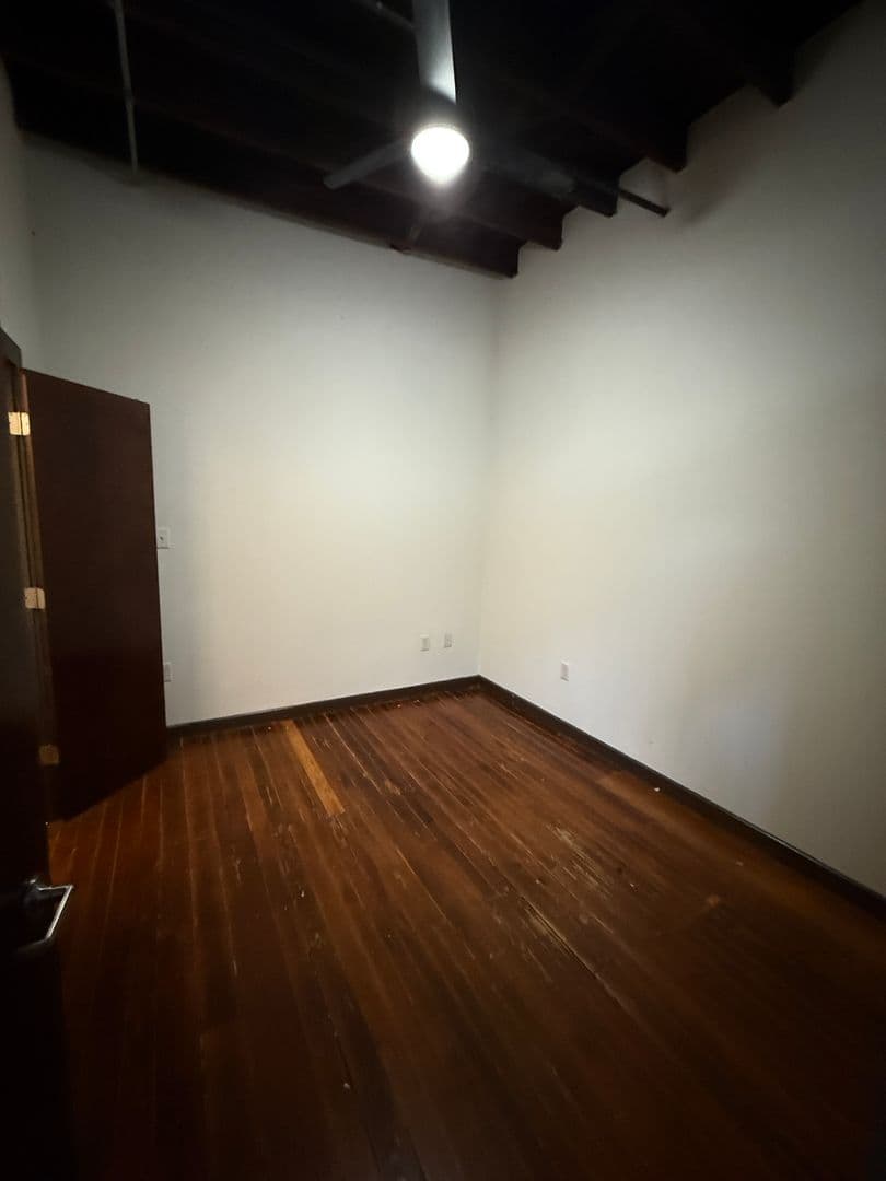 Richmond Apartment: 703 N Harrison St./410 Hancock St.