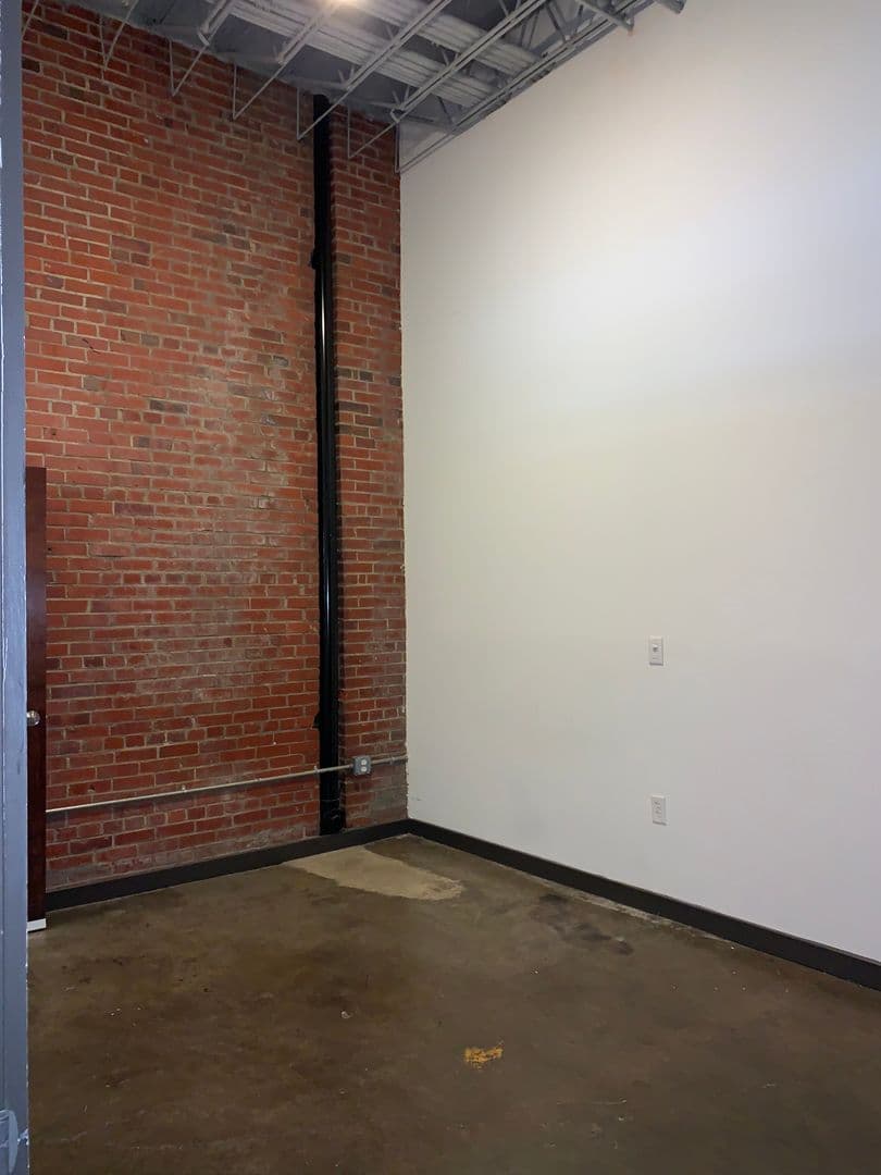 Richmond Apartment: 703 N Harrison St./410 Hancock St.