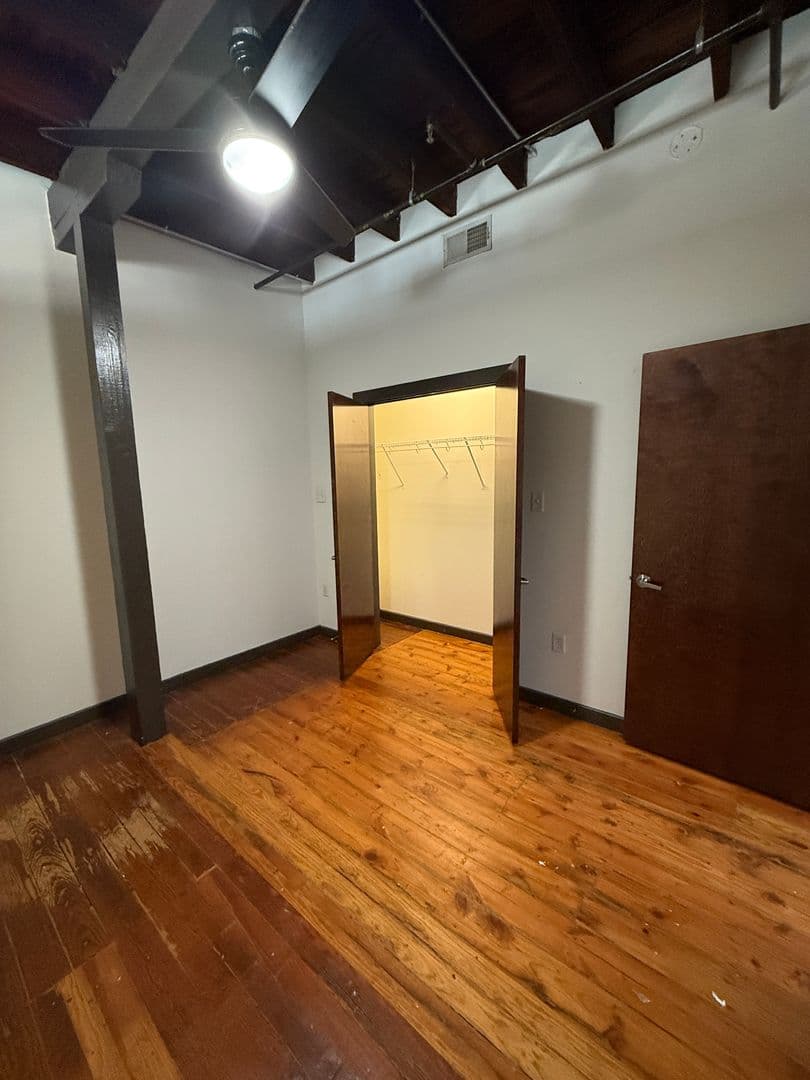 Richmond Apartment: 703 N Harrison St./410 Hancock St.