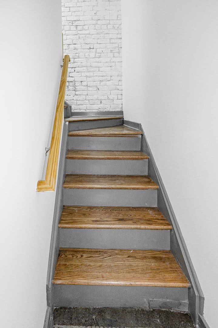 Richmond Apartment: 1809 E Franklin Street