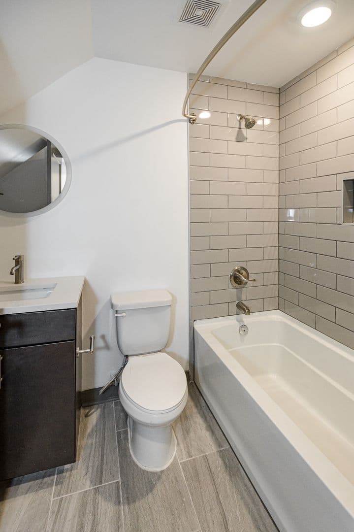 Richmond Apartment: 1809 E Franklin Street