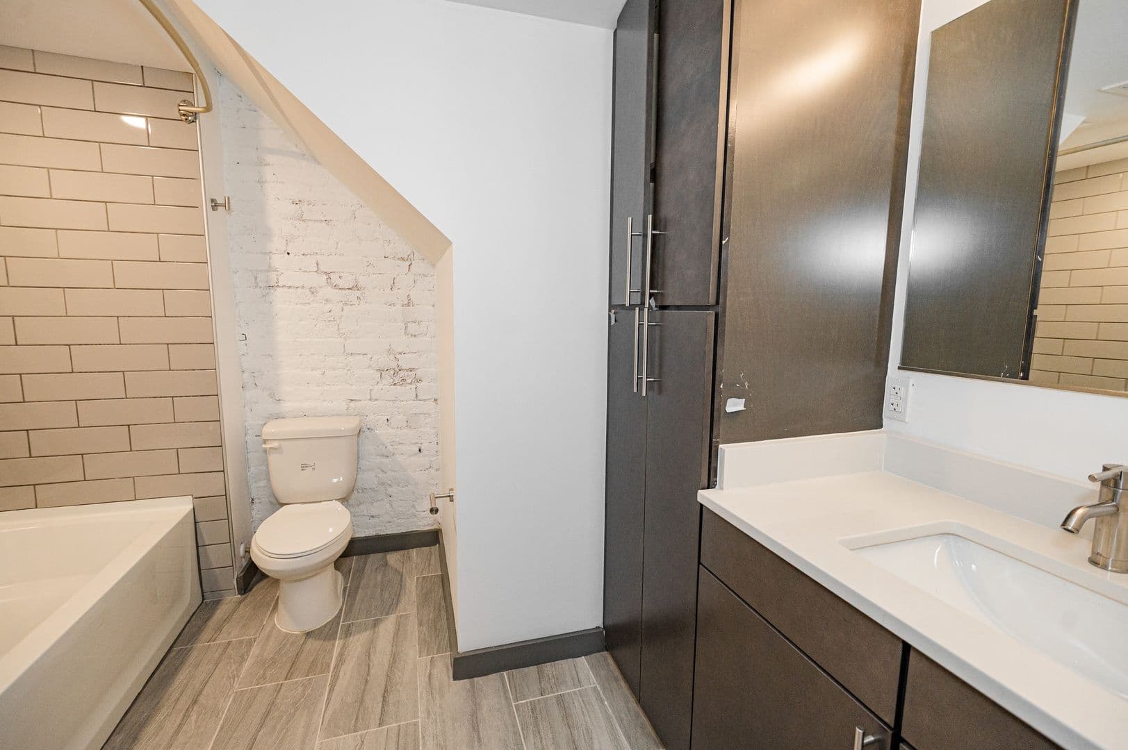 Richmond Apartment: 1809 E Franklin Street