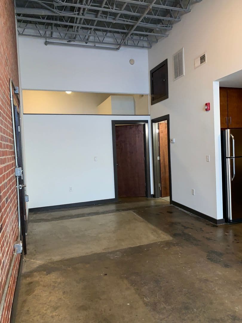 Richmond Apartment: 703 N Harrison St./410 Hancock St.