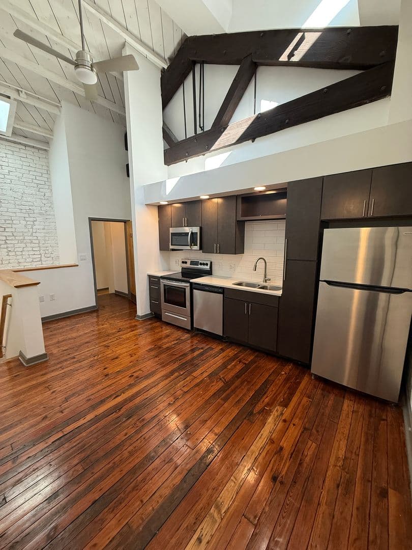 Richmond Apartment: 1809 E Franklin Street