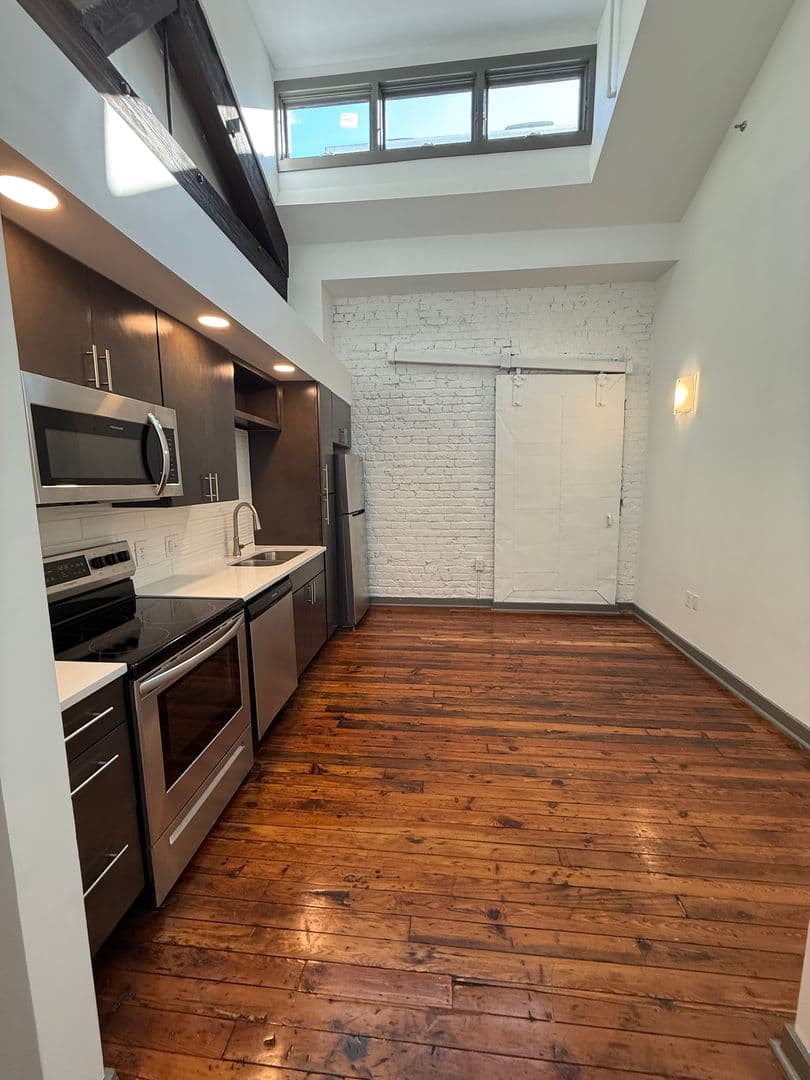 Richmond Apartment: 1809 E Franklin Street