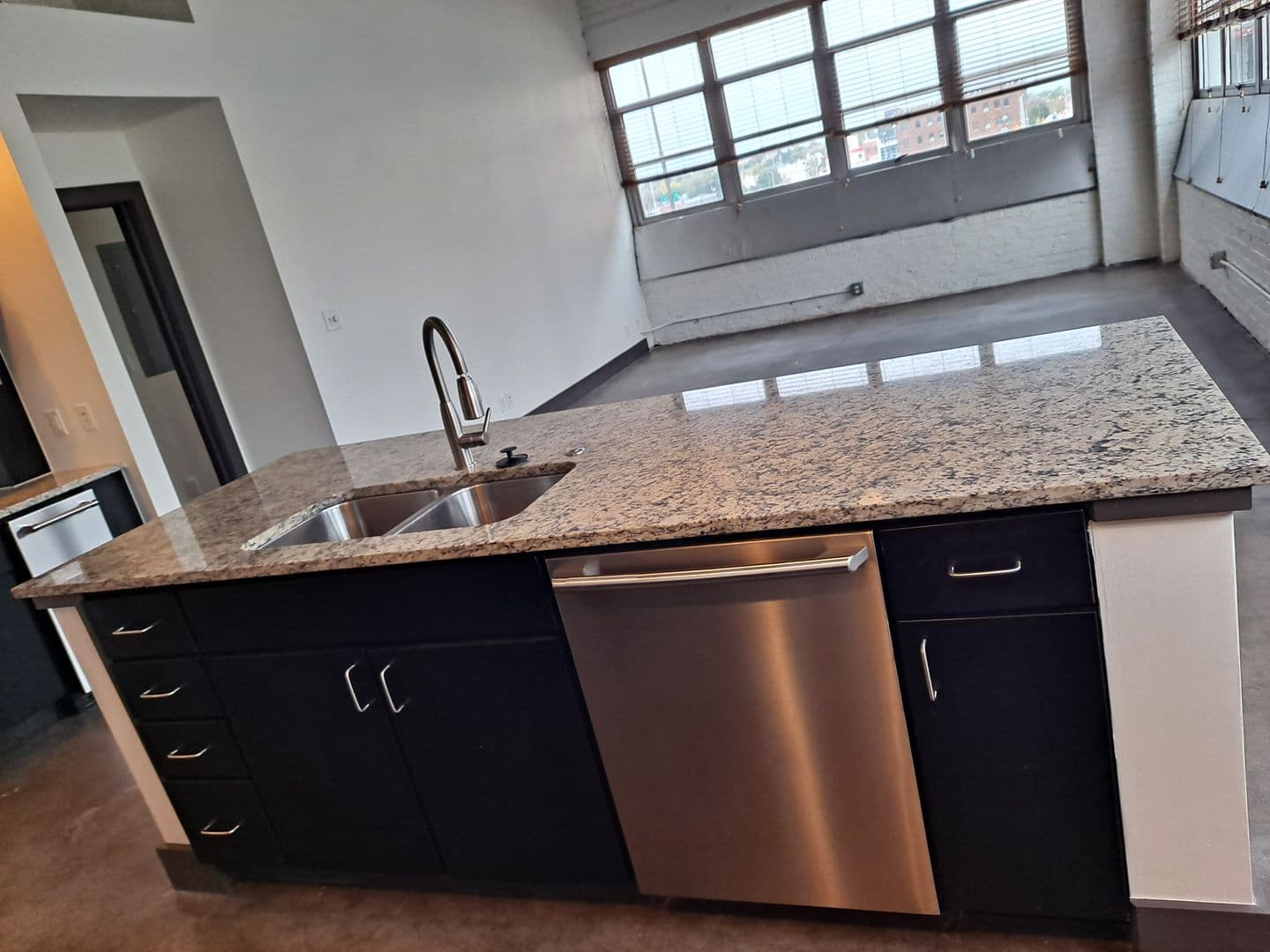 Tulsa Apartment: 401 S Elgin Avenue