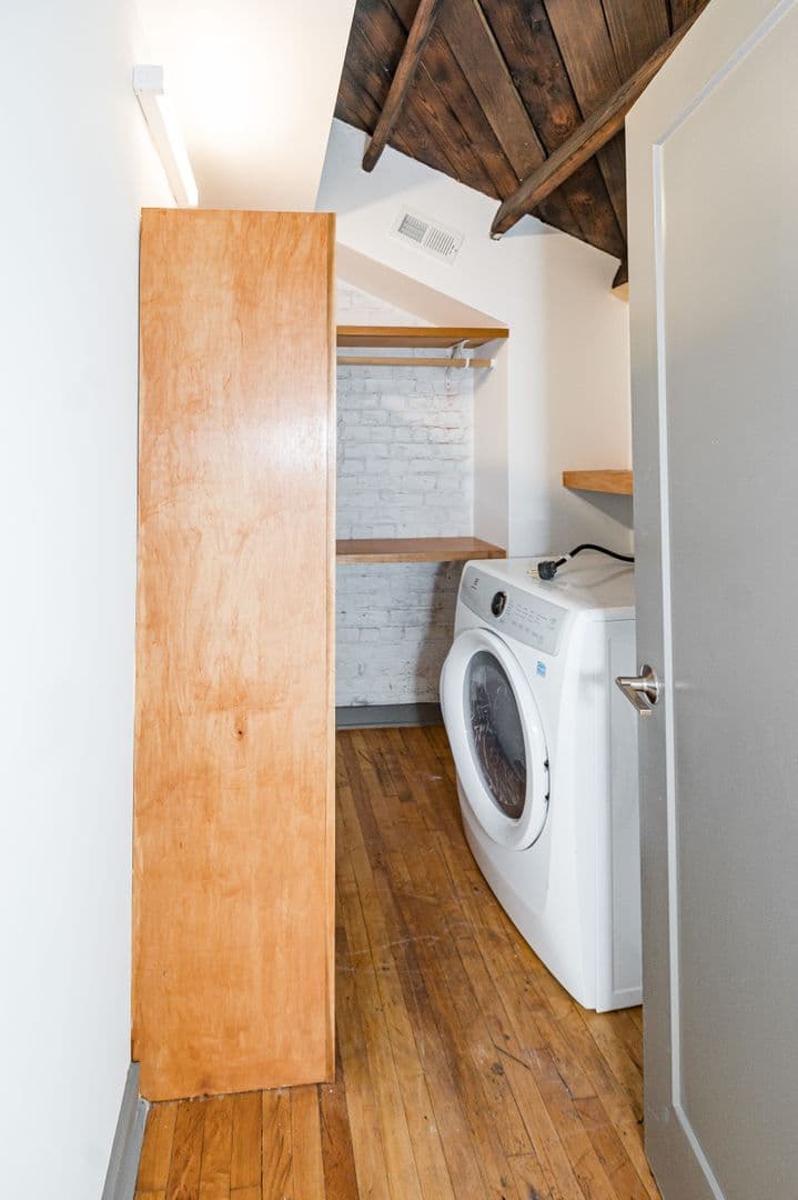 Richmond Apartment: 1809 E Franklin Street