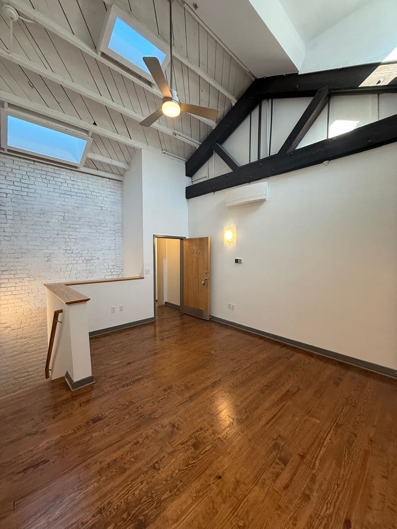 Richmond Apartment: 1809 E Franklin Street