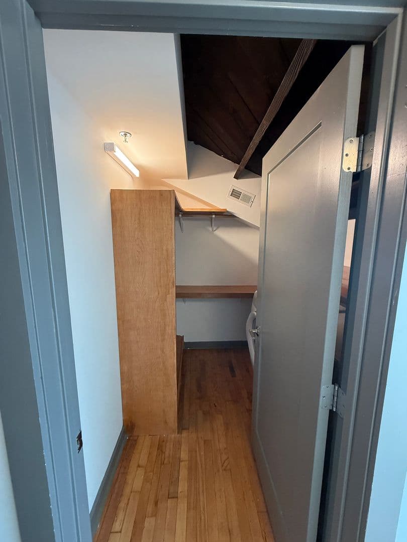 Richmond Apartment: 1809 E Franklin Street
