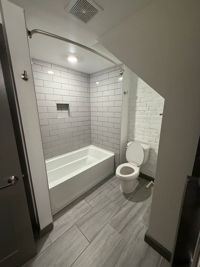 Richmond Apartment: 1809 E Franklin Street