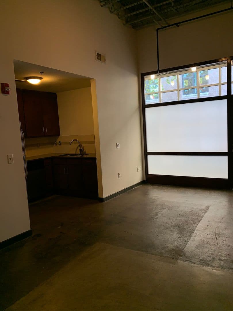 Richmond Apartment: 703 N Harrison St./410 Hancock St.