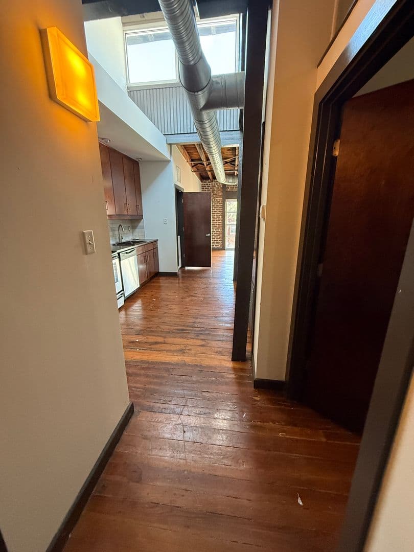Richmond Apartment: 703 N Harrison St./410 Hancock St.