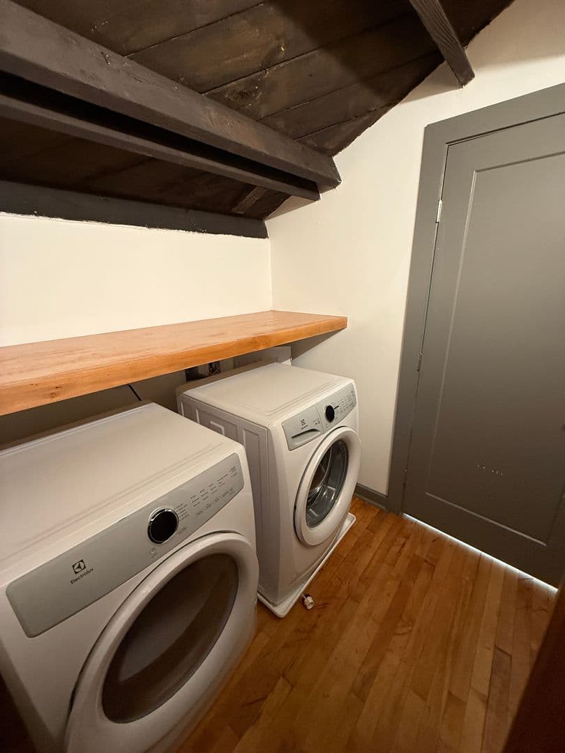 Richmond Apartment: 1809 E Franklin Street
