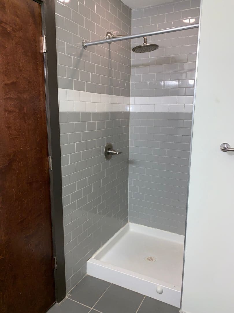 Richmond Apartment: 703 N Harrison St./410 Hancock St.