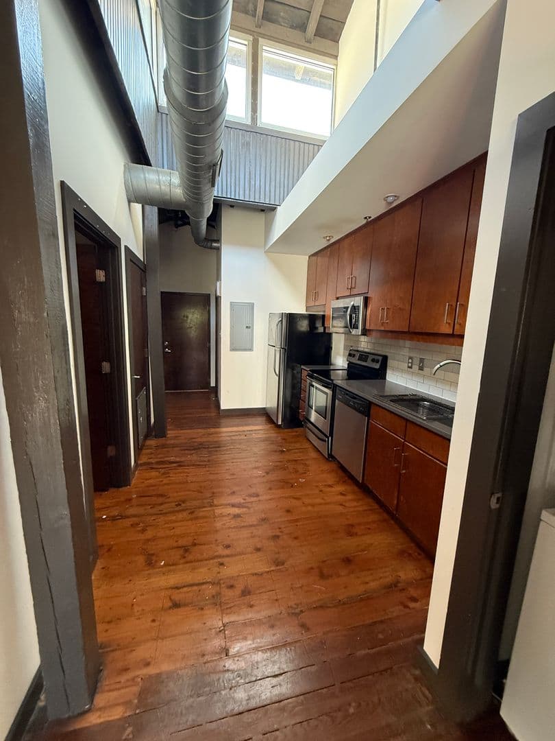 Richmond Apartment: 703 N Harrison St./410 Hancock St.