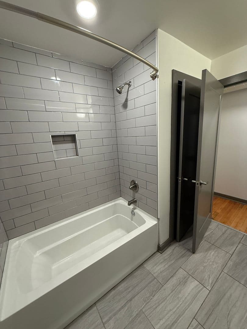 Richmond Apartment: 1809 E Franklin Street