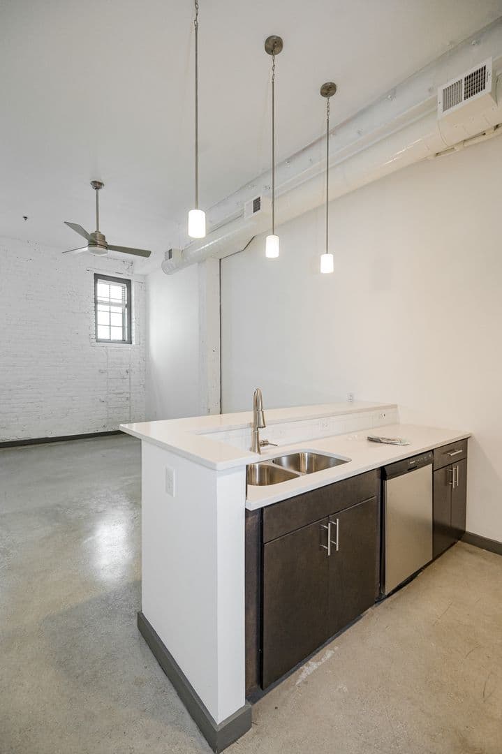 Richmond Apartment: 1809 E Franklin Street