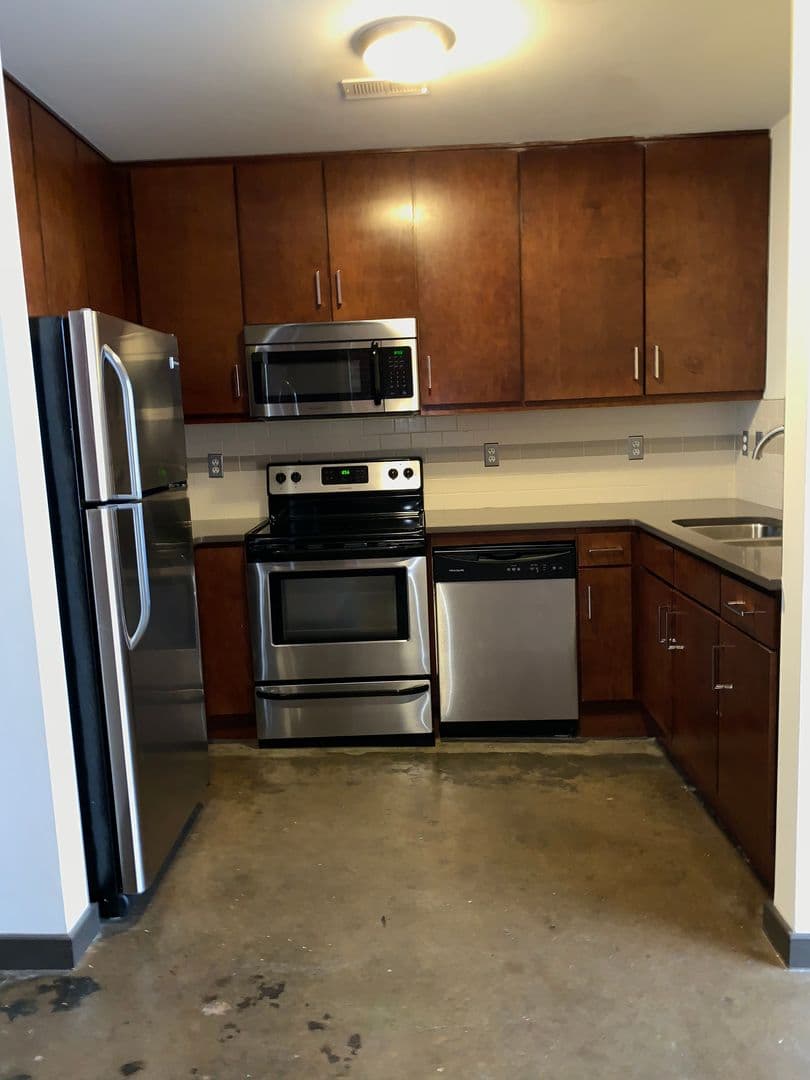 Richmond Apartment: 703 N Harrison St./410 Hancock St.