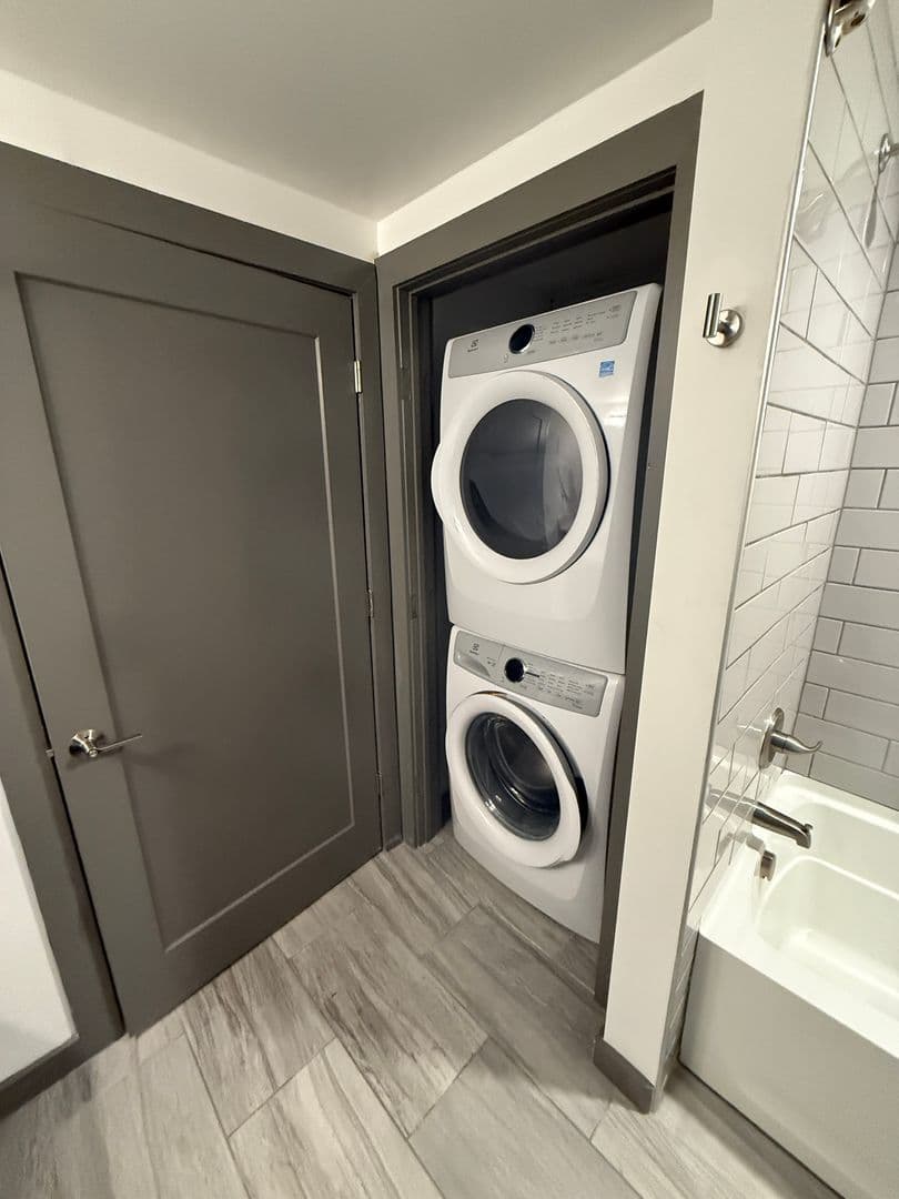 Richmond Apartment: 1809 E Franklin Street