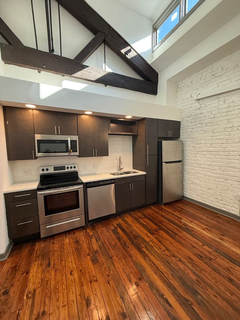 Richmond Apartment: 1809 E Franklin Street