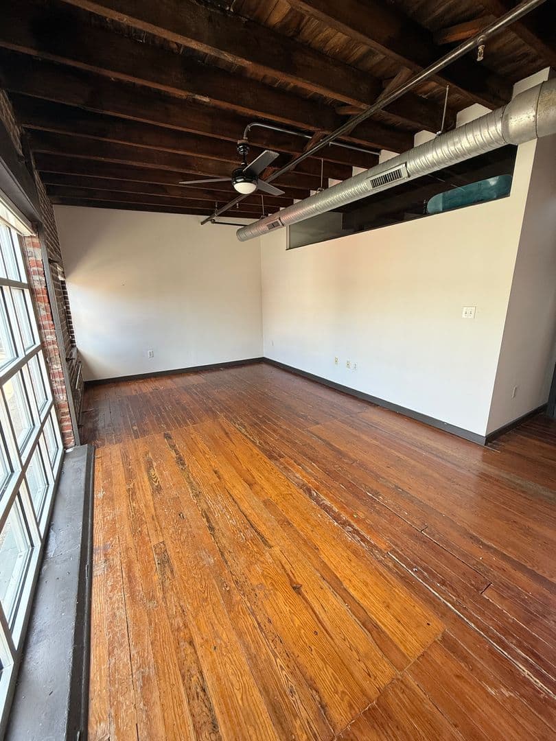 Richmond Apartment: 703 N Harrison St./410 Hancock St.